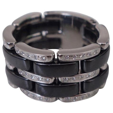 chanel ultra bague prix|Chanel Ultra : des bagues et des colliers en noir et .